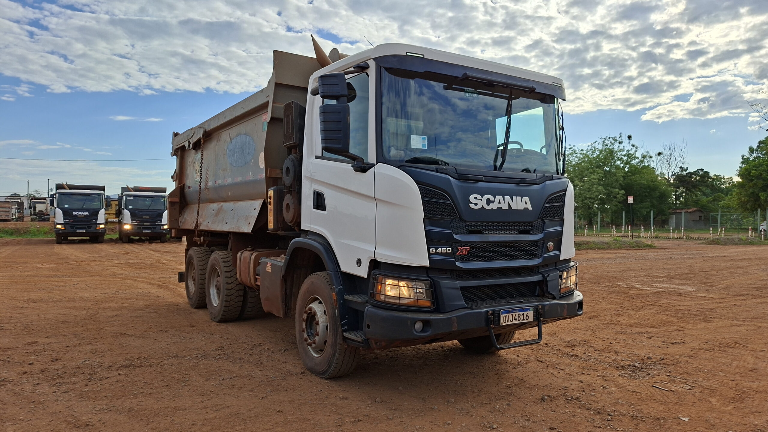 Caminhão Basculante – G450 6×4