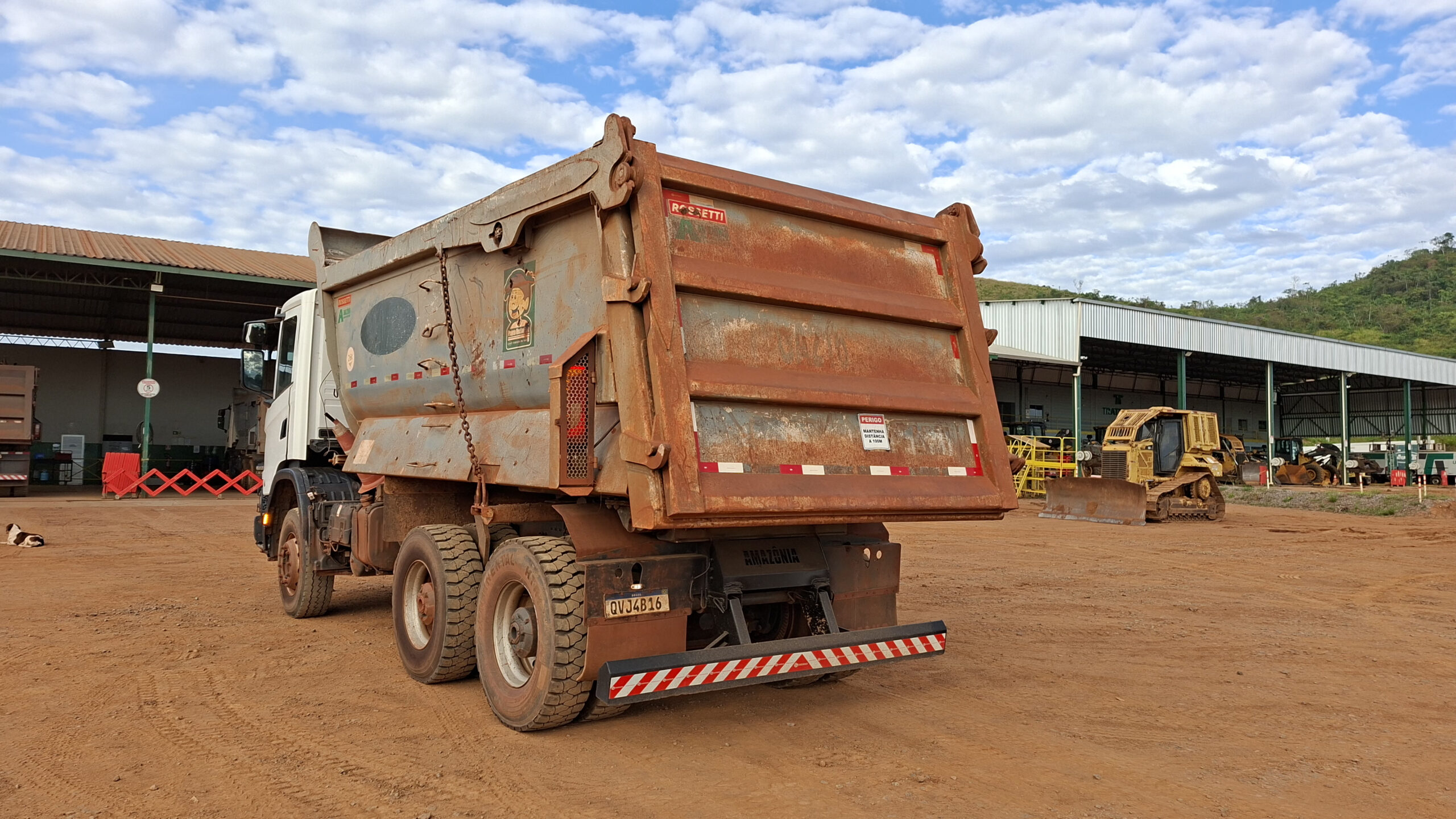 Caminhão Basculante – G450 6×4