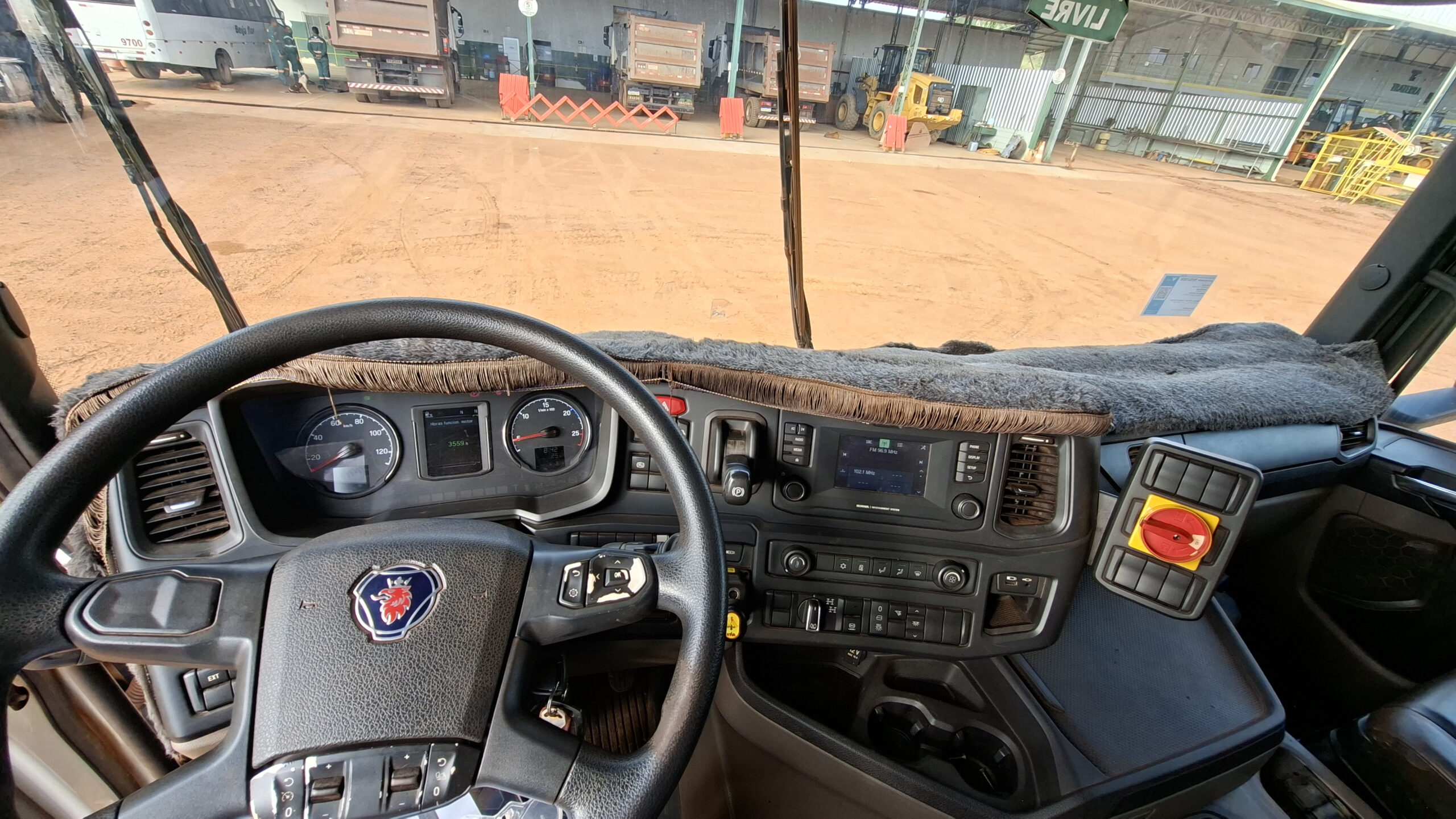 Caminhão Basculante – G450 6×4